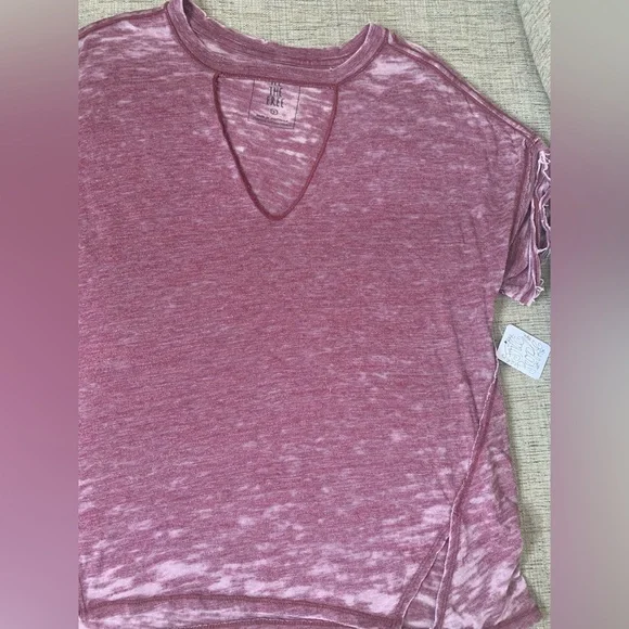 💫HP‼️💫 NWT FREE PEOPLE - We The Free “Jordan” Burnout Tee in Wine/Bord, Sz Small - Picture 4 of 4